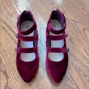Bella-Vita Ruby Velvet Heels Size 7 1/2